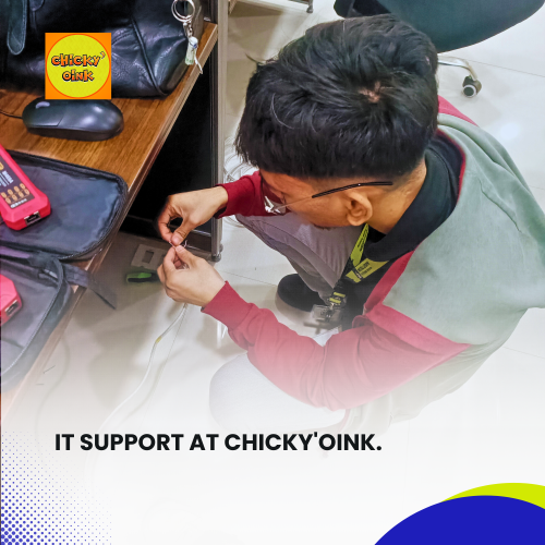 IT Support at Chicky'Oink (2)